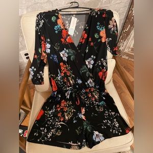 NWT Kaileigh romper with pockets and 3/4 sleeve